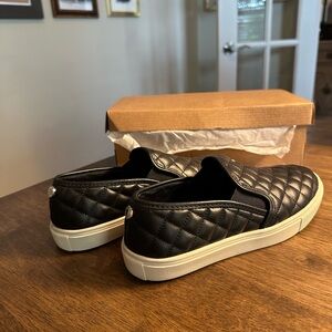 Never Worn Steve Madden Slip On Sneakers 7.5 Black Quilted
